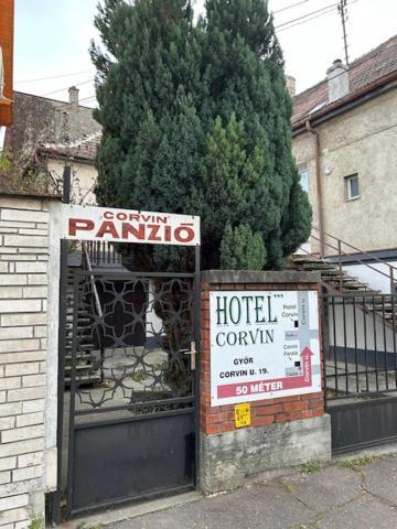 Corvin Panzio Acomodação com café da manhã Győr Exterior foto